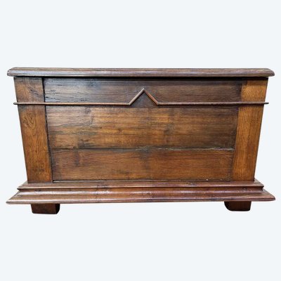 Small wood or toy chest