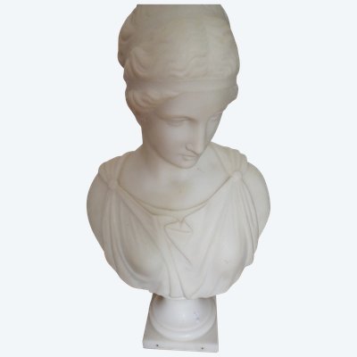 Busto di donna in marmo