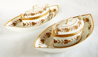 Paris porcelain butter dish from the Directoire period, late 18th century, in the Locré style