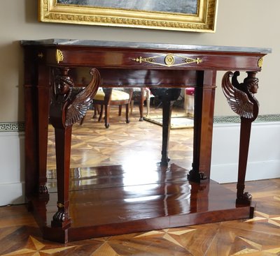 Consulate period console in flamed mahogany, attributed to Molitor - mercury-gilt bronzes