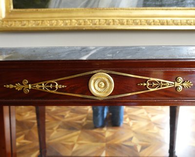 Consulate period console in flamed mahogany, attributed to Molitor - mercury-gilt bronzes