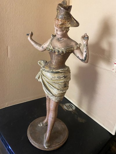  Charmante statuette de Vienne "La coquette frileuse baigneuse " vers 1900 époque Art nouveau