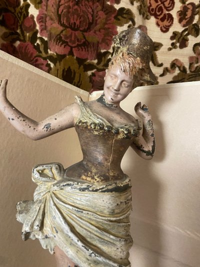  Charmante statuette de Vienne "La coquette frileuse baigneuse " vers 1900 époque Art nouveau