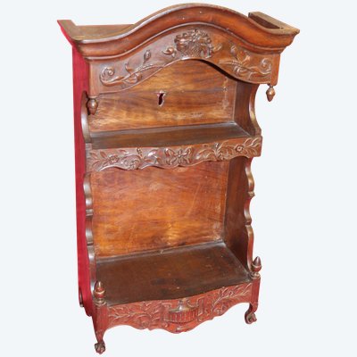 Estanier Provençal galbé de style Louis XV en bois naturel sculpté époque 19ème