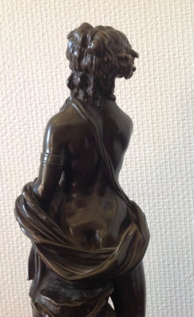 Bronzo del XIX secolo con patina marrone raffigurante un baccanale secondo Clodio