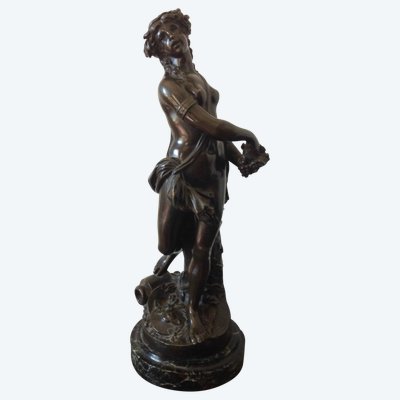 Bronzo del XIX secolo con patina marrone raffigurante un baccanale secondo Clodio