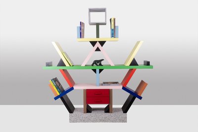 Ettore Sottsass pour Memphis. Bibliothèque « Carlton ». Année 1981LS64038009P