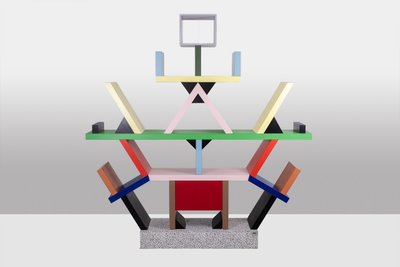 Ettore Sottsass pour Memphis. Bibliothèque « Carlton ». Année 1981LS64038009P