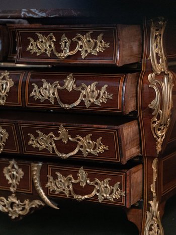 Commode Dite à Moustache. Époque Louis XIV, Première Moitié Du XVIIIe Siècle