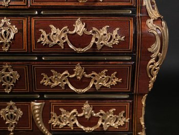 Commode Dite à Moustache. Époque Louis XIV, Première Moitié Du XVIIIe Siècle