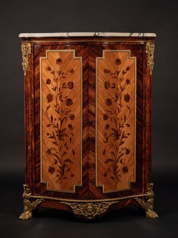 Pair Of Corner Cupboards, 19th Century