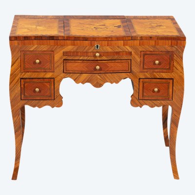 Dressing table veneered and inlaid in bois de rose and different woods, France, 18th century