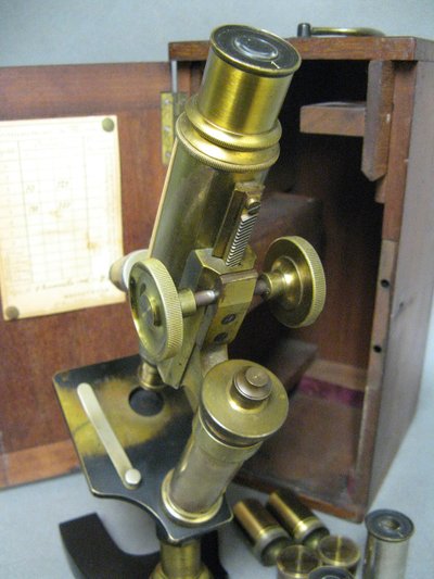 Microscope Nachet Paris 1906. In Its Mahogany Case, With Optics.