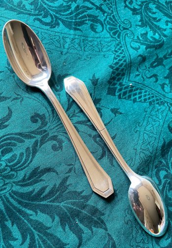 11 art deco teaspoons.