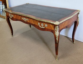  Bureau d’Apparat en Bois de Rose et Bois de Violette, style Louis XV - 2ème moitié XIXe 