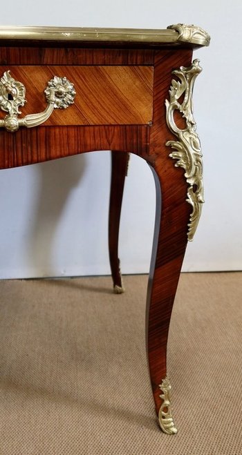  Bureau d’Apparat en Bois de Rose et Bois de Violette, style Louis XV - 2ème moitié XIXe 