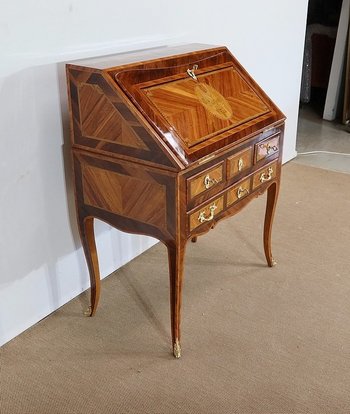  Middle slope desk in precious wood, Louis XV period - XVIIIth century