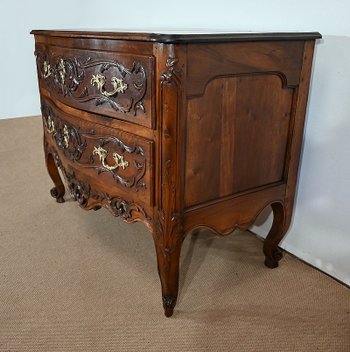 Nîmes walnut chest of drawers, Louis XV period - 18th century