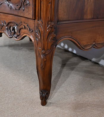 Nîmes walnut chest of drawers, Louis XV period - 18th century