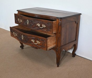 Nîmes walnut chest of drawers, Louis XV period - 18th century