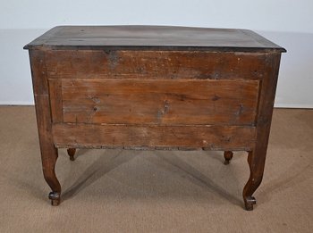 Nîmes walnut chest of drawers, Louis XV period - 18th century