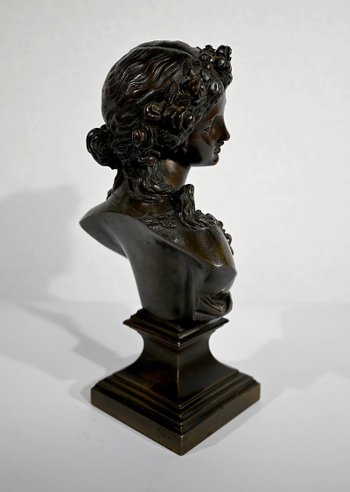 Bronze « Jeune femme couronnée de fleurs » d’après J.C. Marin – XIXe