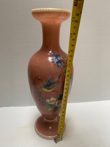 VASE OPALINE-KRISTALL EMAILLIERT