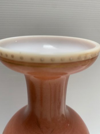 VASE OPALINE-KRISTALL EMAILLIERT