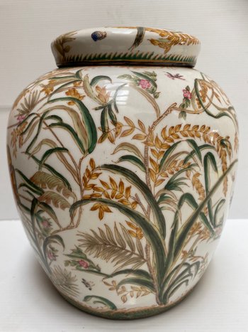 LARGE COVERED POT