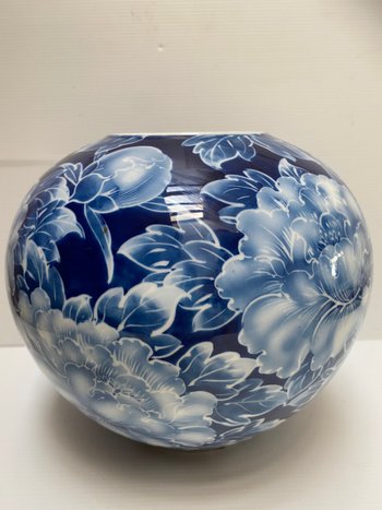 JAPANESE PORCELAIN BALL VASE