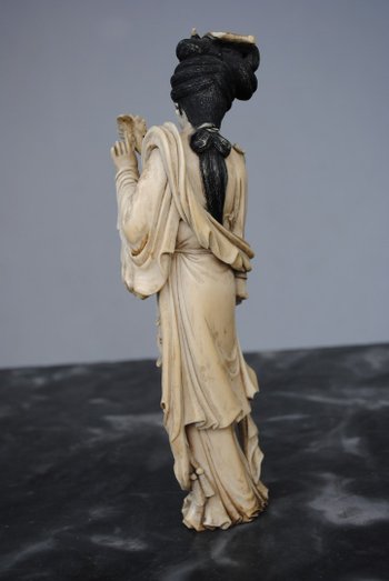 Elegante Statuette Japan 19.