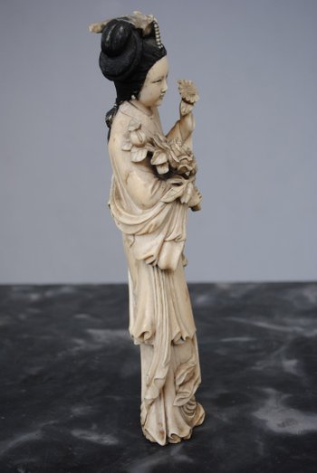 Elegante Statuette Japan 19.