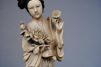 Elegante Statuette Japan 19.