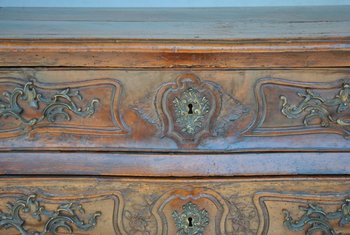 Chest of drawers in walnut from the XVIIIth century