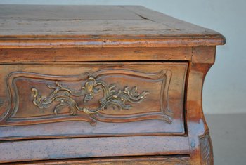 Chest of drawers in walnut from the XVIIIth century