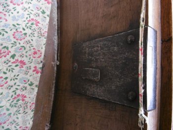 Louis XV period chest of drawers In walnut