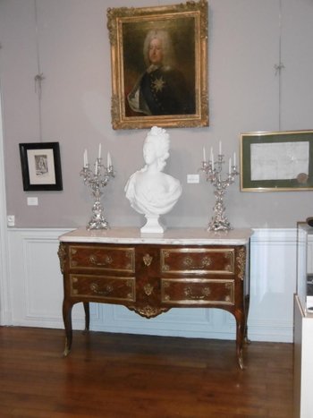 Large 19th Century Regency Chest of Drawers