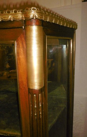 Louis XVI period display case with curved sides