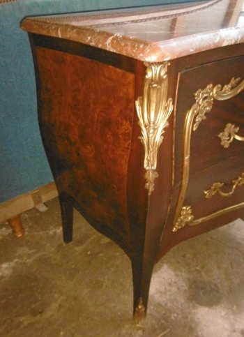 Louis XV Galbée chest of drawers