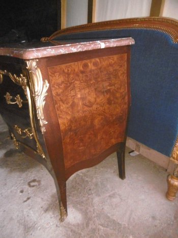 Louis XV Galbée chest of drawers