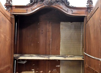 Exceptional Baroque Louis XV Rocaille Style Mirror Cabinet In Walnut Babies