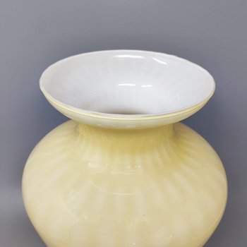 1960 Beautiful beige vase n Murano glass. Made in Italy