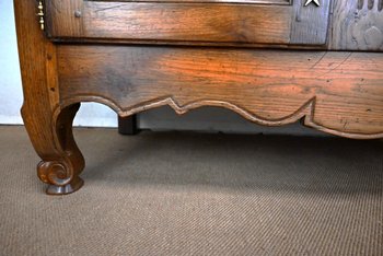 Regional sideboard in light oak, Louis XV style - Mid 19th century