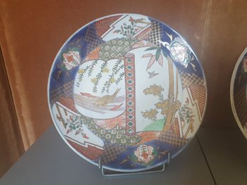 Imari , Coppia di piatti , Porcellana , Giappone , fine XIX°.