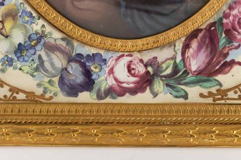 Large Enameled Gilt Bronze Frame with Floral Décor, with an Elegant Girl Décor. Napoleon III period