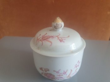 Cina, vaso coperto, porcellana, XVIII/XIX secolo.