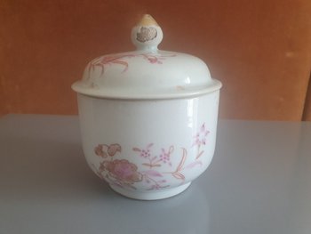 Cina, vaso coperto, porcellana, XVIII/XIX secolo.