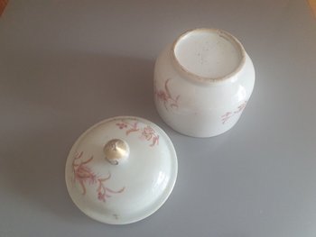 Cina, vaso coperto, porcellana, XVIII/XIX secolo.