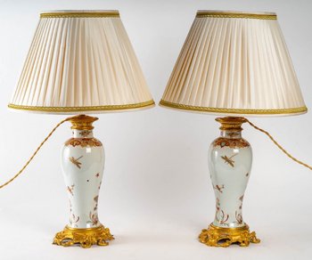 Coppia di lampade cinesi in porcellana e supporti in bronzo dorato Fine XIX secolo