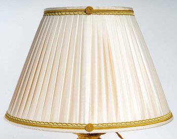 Coppia di lampade cinesi in porcellana e supporti in bronzo dorato Fine XIX secolo